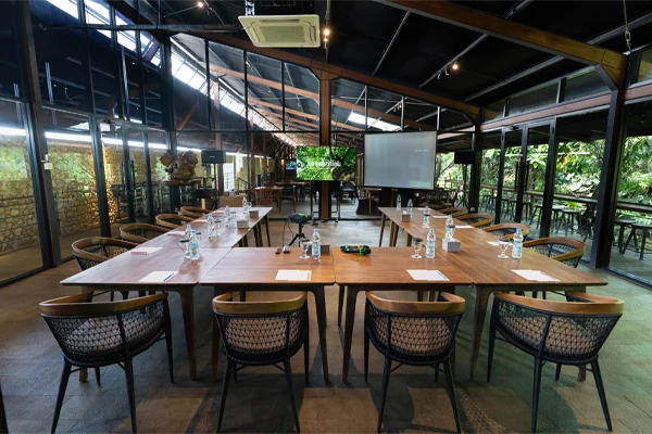 Dekorasi Ruang Meeting Perusahaan